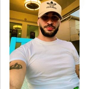 Meet your Posher, Elliot enrique